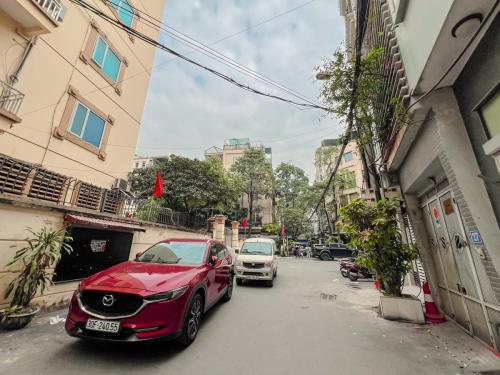 Nhà phố Bồ Đề 25m, 5 tầng sang trọng, giá 4 tỷ hấp dẫn - sở hữu ngay!